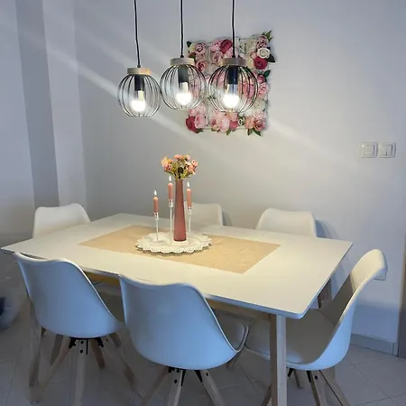 Sun Island Apartment *